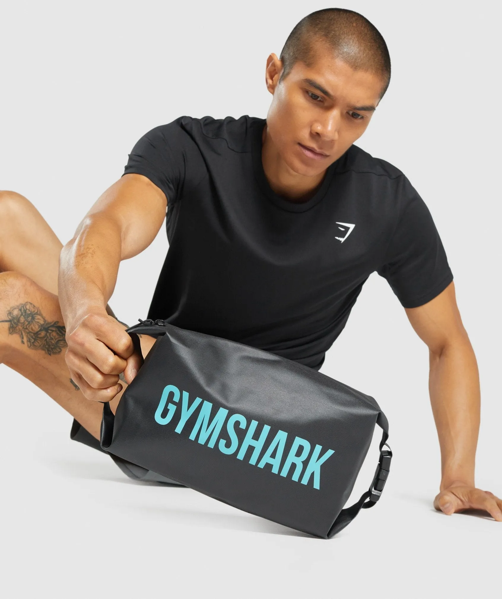 Gymshark X-Series Toiletry Bag - Black/Light Blue