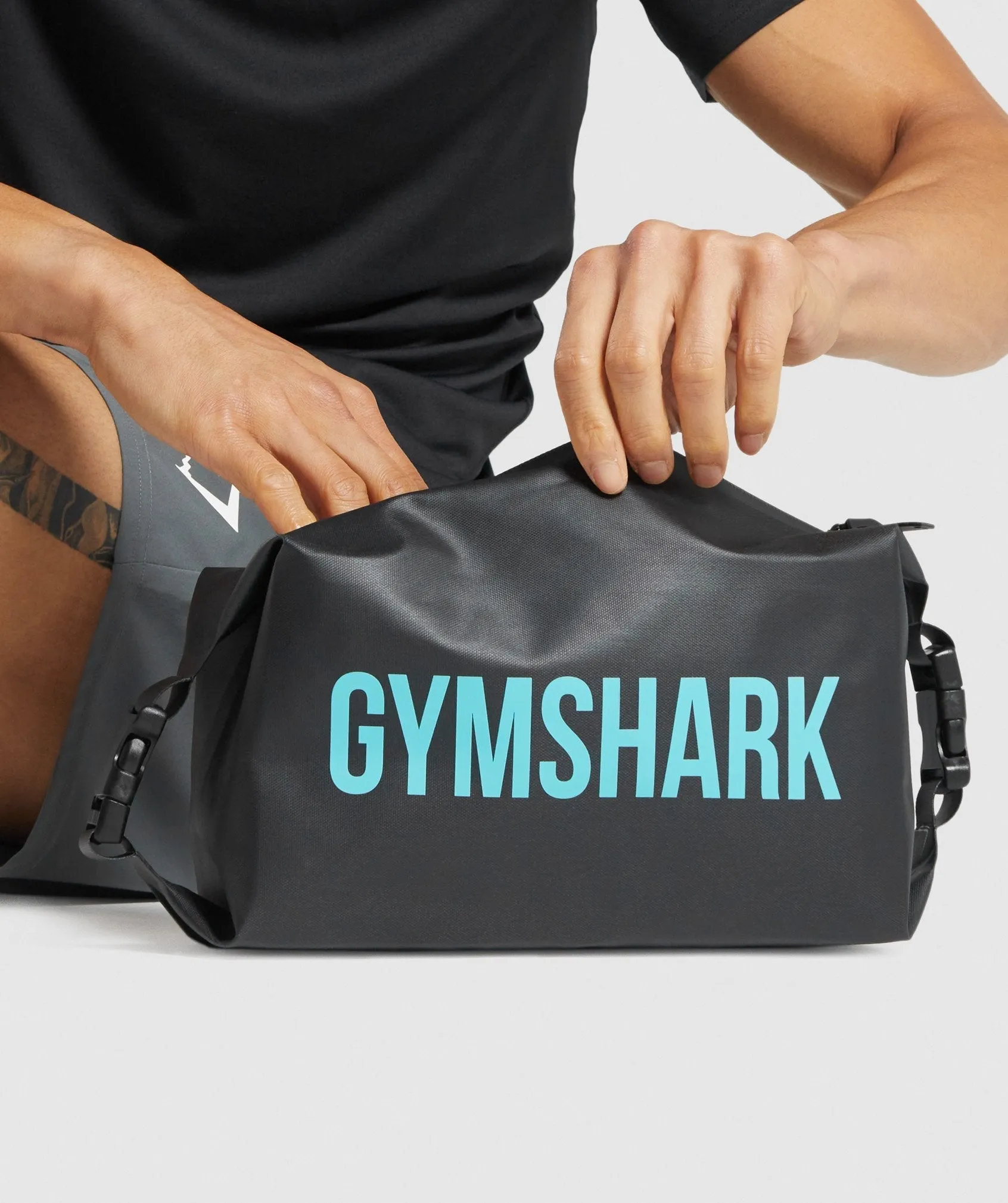 Gymshark X-Series Toiletry Bag - Black/Light Blue